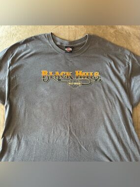 Harley-Davidson Gray Short Sleeve 'Black Hills' Logo Tee with Yellow Accent